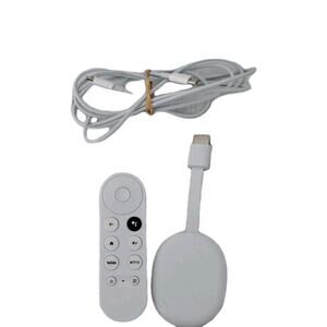 Google Chromecast TV 4K Media Streamer White Voice Control HDMI G454V Remote